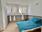 Lagkada bei Makry Gialos MIT BESICHTIGUNGSVIDEO! Kreta, Makry Gialos: 4-Zimmer-Erdgeschosswohnung in Strandnähe zu verkaufen Wohnung kaufen